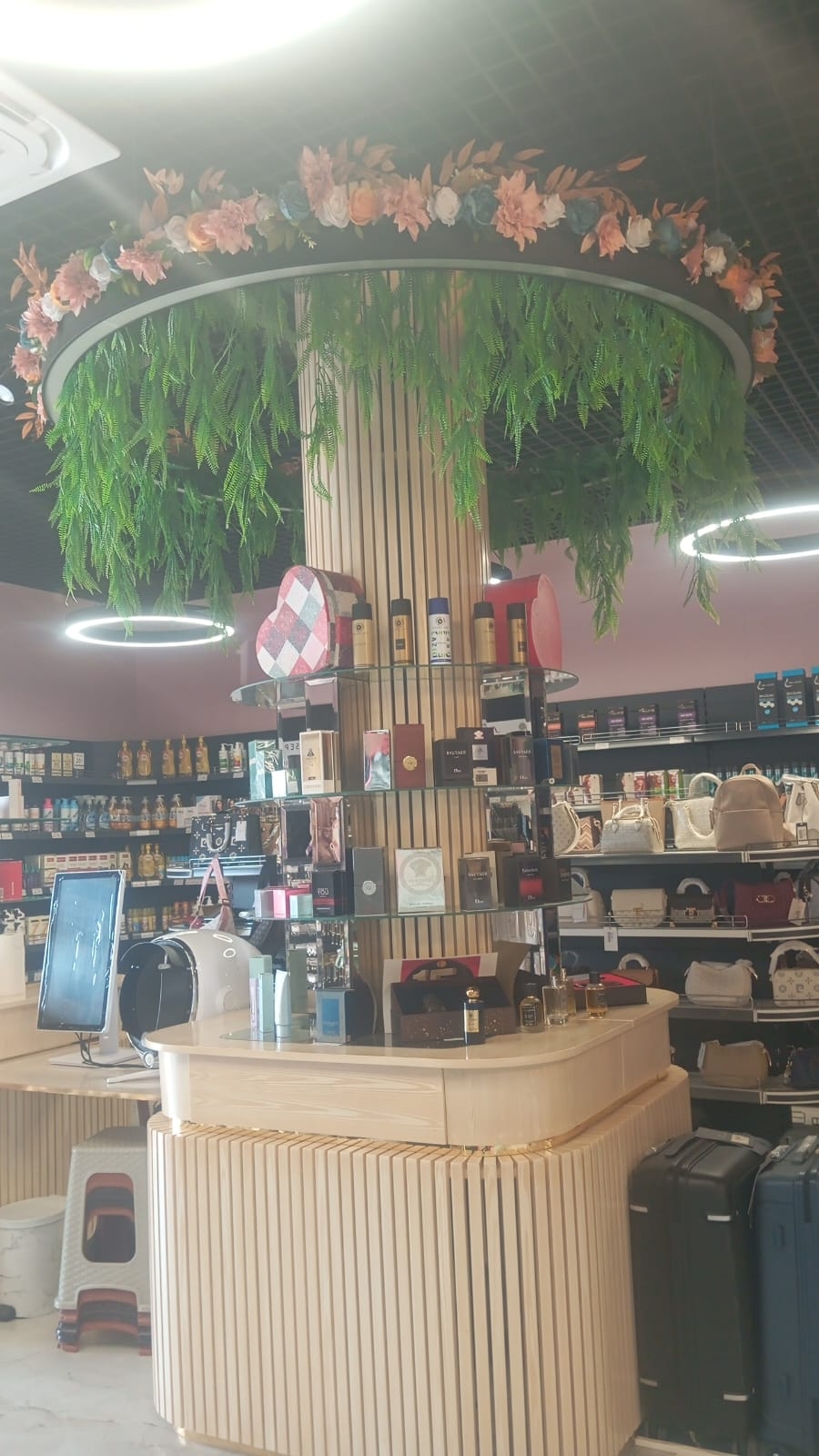 Floventy Tomruksuyu Mağazası